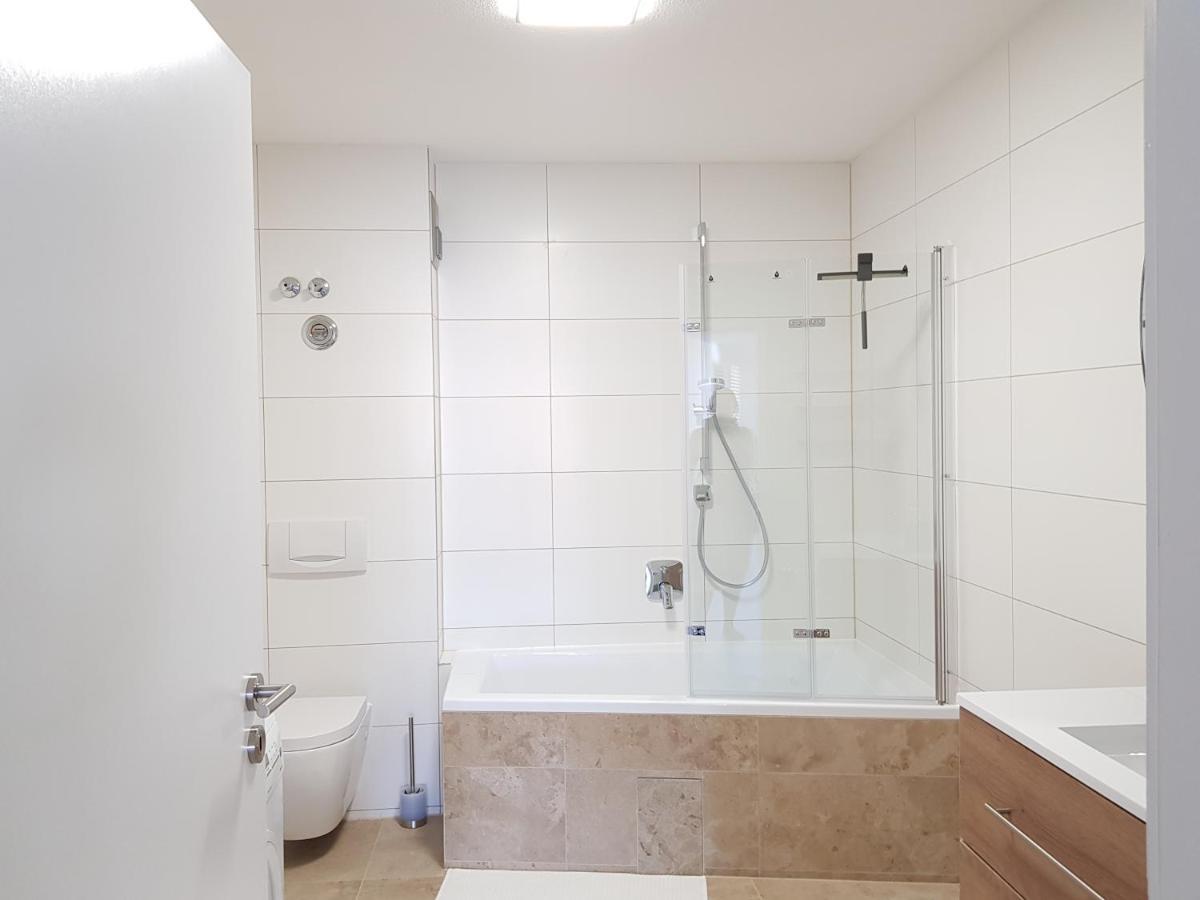 Amao-Green I 90Qm I Penthouse Maisonette Mit Rooftop I City Center I King-Size Betten لار المظهر الخارجي الصورة