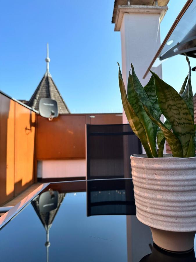 Amao-Green I 90Qm I Penthouse Maisonette Mit Rooftop I City Center I King-Size Betten لار المظهر الخارجي الصورة